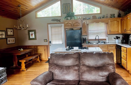 Blairsville House | Lake Front Cabin for the PERFECT Holiday Getaway ! Pet Friendly!