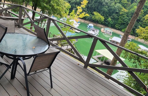 Jacksboro Cottage | Lake front cottage- Covered boat slip-2bdrm in Jacksboro