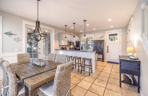 Laurel Grove House | LAKE FRONT~Golf Cart, FREE ACTIVITIES~HEATED Pool* & HotTub, Gym