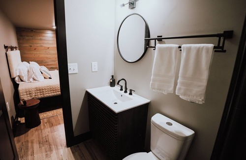 Coosa Resort | Lake Front Modern Cabin: Hot Tub, TV, & Lake Views