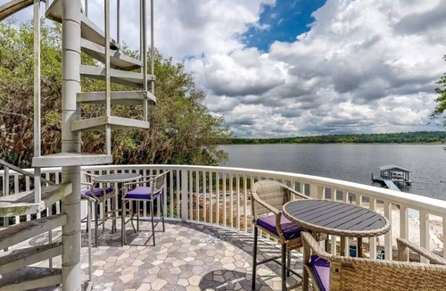 Putnam Hall House | LAKE FRONT PROPERTY WITH BEACH, DOCK AND GAME ROOM, 30 MIN TO GAINSVILLE