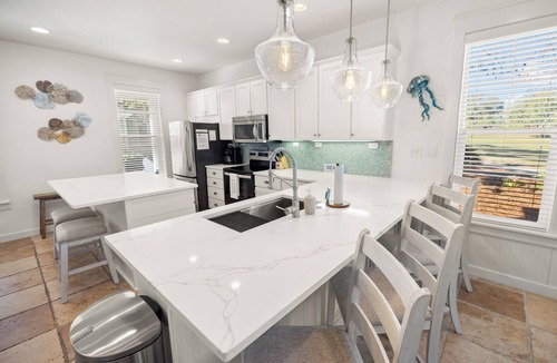 Laurel Grove House | LAKE/GOLF COURSE, screened porch~ Golf Cart~ FREE Activities~ Pool, HotTub