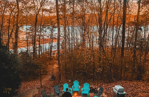 Fair Play Cabin | Lake Hartwell Lakefront Cabin w/Private Dock | 4BR/4BA Family Getaway