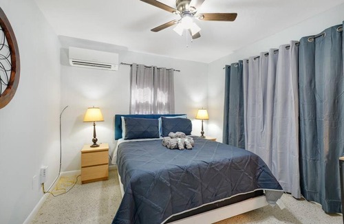 Davie Villa | Lake House 2