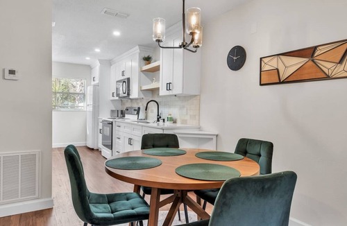 Dixieland Apartment | Lake Hunter Haven- Minutes to Downtown/FSC/SEU