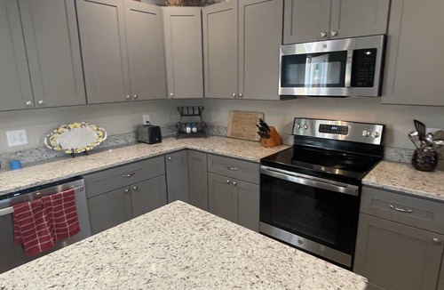 Seneca House | Lake Keowee Country Cottage centrally located to 3 lakes & many charming towns