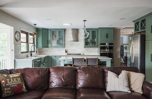 West Union House | Lake Keowee Home w Dock, Kayaks, Hot Tub!