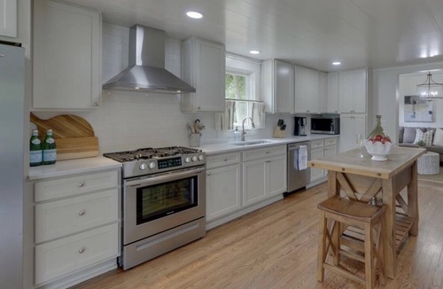 Gainesville House | Lake Lanier Farmhouse near Olympic Rowing Venue