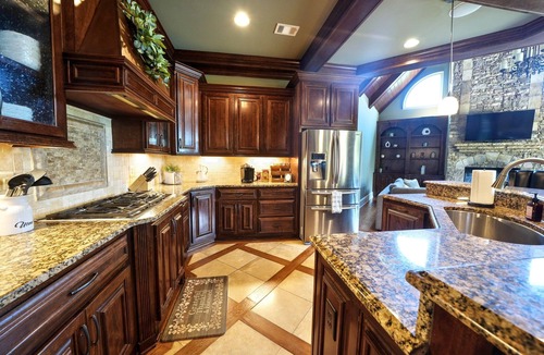 Gainesville House | Lake Lanier Lakefront estate with private party dock 5BR/4BA 5700+sqft