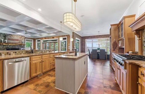 Gainesville House | Lake Lanier Paradise ~ Pool ~ Jacuzzi ~ Boat slip