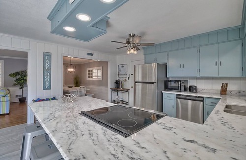 Lexington House | Lake Lovers & Fishermen's Dream!