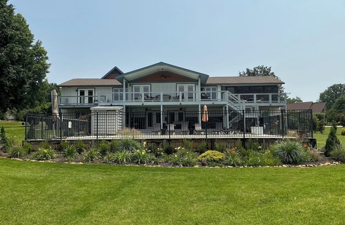 Lake Oconee House | Lake Oconee Waterfront Retreat - 4bd/4ba with Pool, Spa, Dock, Ping-Pong & More!