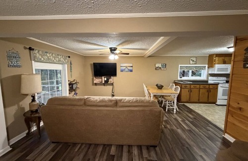 Guild House | LAKE SIDE COTTAGE · NO SUNDAY CHECK INS Lakeside Cottage