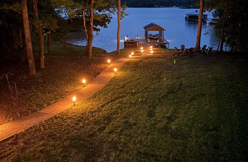 Eatonton House | Lake Sinclair Shore, 10 Guests, 5 beds, SMART Home!
