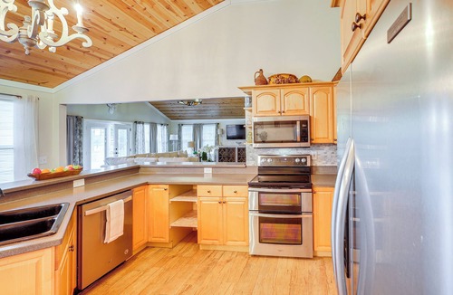 Milledgeville House | Lake Sinclair: Since Day 1 Family Lake House