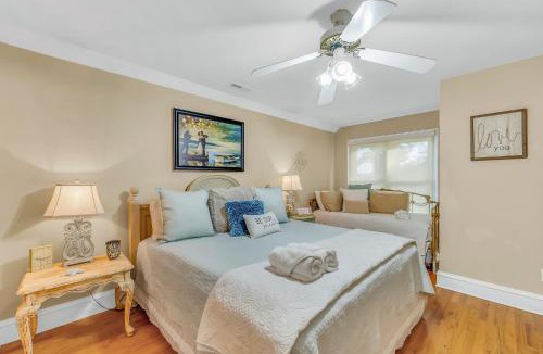 Crane Hill House | Lake Therapy - Gazebo On The Lake, Easy Walk To The Water!