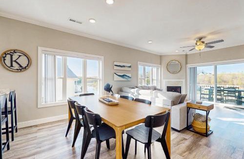 La Follette House | Lake View Cabin Sleeps 10 Pool Golf Marina Access