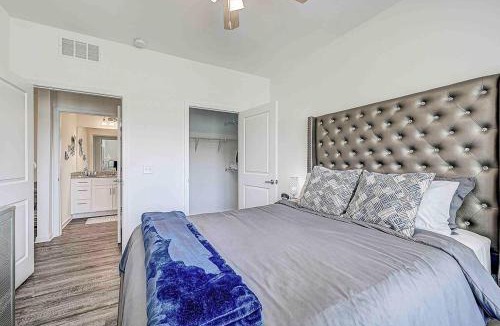 Orange Park Apartment | Lake View Suite - POOL, Pet frdly, Nr DTWN NasJax