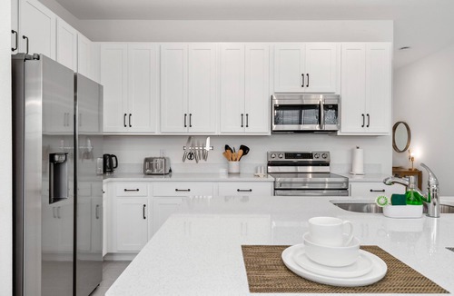 Davenport House | Lake View Villa |Sleeps 8!