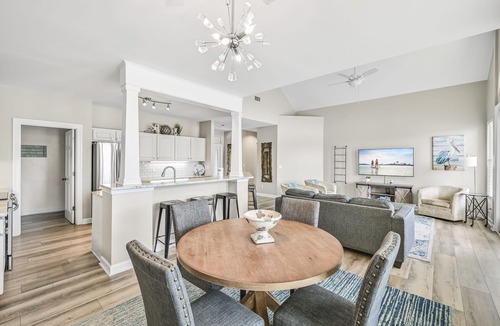 Sandestin Condo | Lake Views ~ Private Balcony ~ 6-Seat Golf Cart