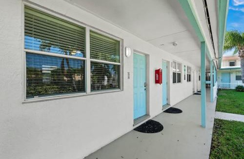 Lake Worth Apartment | Lake Worth Getaway- Cozy Studio - Pool