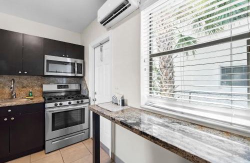 Lake Worth Apartment | Lake Worth Getaway- Cozy Studio - Pool