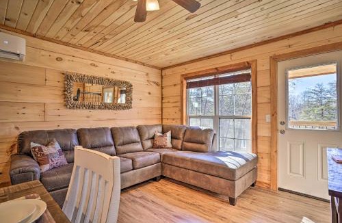 Trenton House | Lakefront Cabin w/Deck, Fire Pit in Trenton!