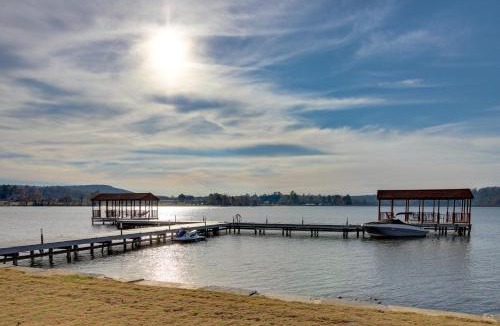 Guntersville House | Lakefront Condo 3 Mi to Historic Guntersville!