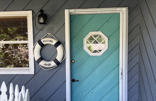 Lake Padgett Estates Cottage | Lakefront cottage with dock