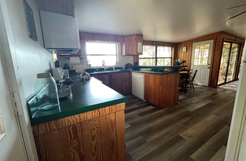 Putnam Hall House | Lakefront Cottage with amazing views