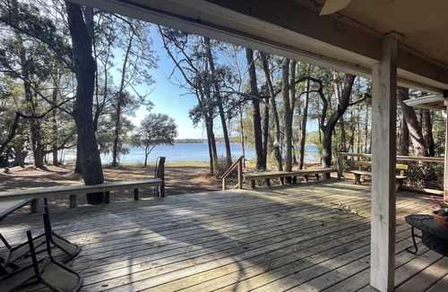 Putnam Hall House | Lakefront Cottage with amazing views