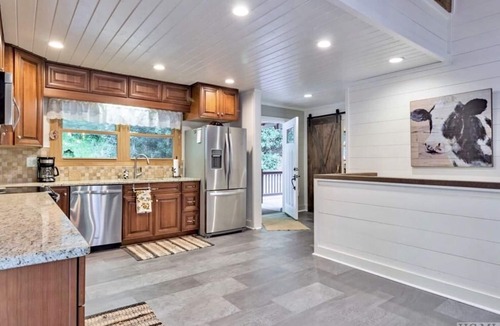 Cullowhee House | LAKEFRONT & DOCK-Dog Welcome! Get your early booking DISCOUNT before it expires!
