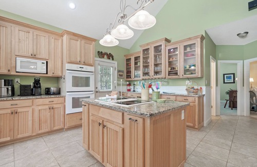 Eatonton House | Lakefront Escape on Lake Sinclair Hot Tub Ideal for Families & Friends