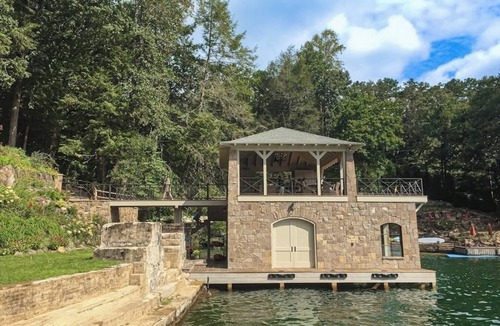 Lakemont House | Lakefront estate on Lake Rabun-boathouse, pickleball, game room & stunning views