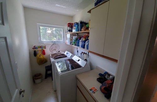 Laurel House | LAKEFRONT-FREE KAYAKS, BICYCLES, PADDLEBOARDS-WALK, BICYCLE, OR PADDLE TO BEACH