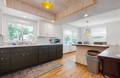 Jim Thorpe House | Lakefront Getaway 4 Bedrooms 2 Baths