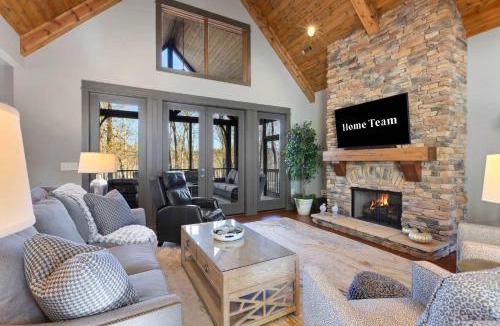 Seneca House | Lakefront Getaway Dock Fire Pit & Games