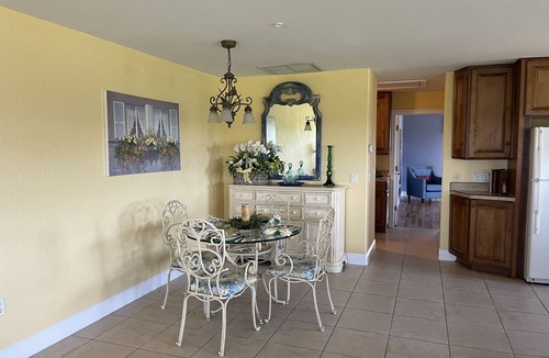 Umatilla Apartment | Lakefront Guesthouse on 230 Acres - Very Private - Connect with Nature in style!