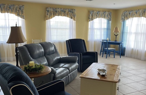 Umatilla Apartment | Lakefront Guesthouse on 230 Acres - Very Private - Connect with Nature in style!