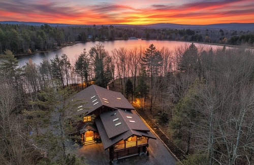 Blakeslee Cabin | Lakefront Handcrafted Cabin - Lux Sauna - Cedar Hot Tub - Game Room - Pool Table