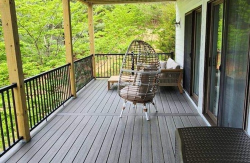 La Follette House | Lakefront Home in Private Cove of Deerfield Resort with Boat Slip. Pet-Friendly!