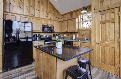 Flat Hollow Marina House | Lakefront home that can sleep 15 with private dock and hot tub in private cove!