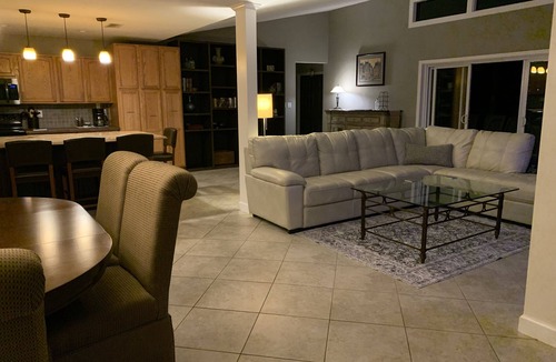 Longwood House | Lakefront Home Where You Can Retreat And Relax