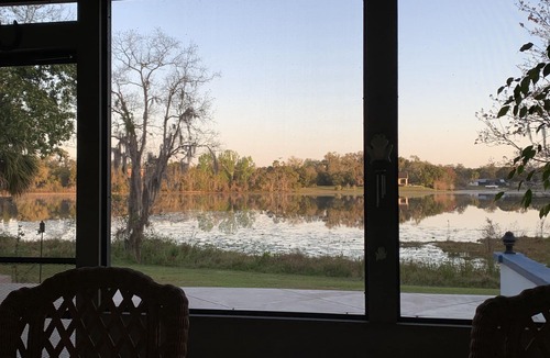 Longwood House | Lakefront Home Where You Can Retreat And Relax
