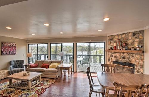 Lavonia House | Lakefront Lavonia Cottage w/2-Story Dock!