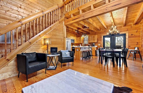 Old Fort Cabin | Lakefront Lodge: 2 King Suites, Game Room, Kayaks & Fire Pit!