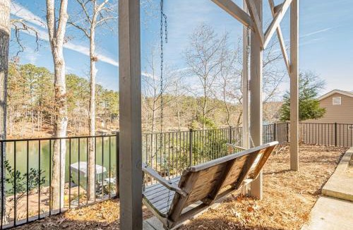 Waleska House | Lakefront Luxury Boat Slip Kayaks Game Room
