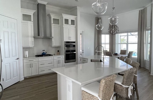 Biggar House | Lakefront Luxury Living