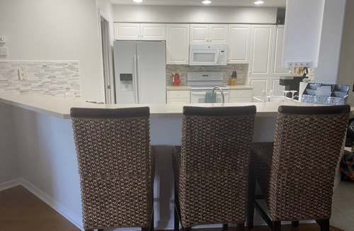 Tropical Cove Condo | Lakefront Luxury