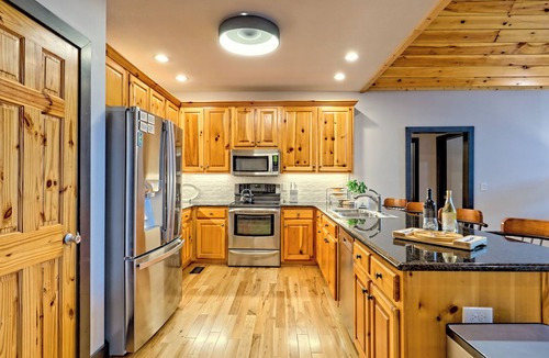 Blairsville House | Lakefront Luxury w/Dock + Fenced Yard